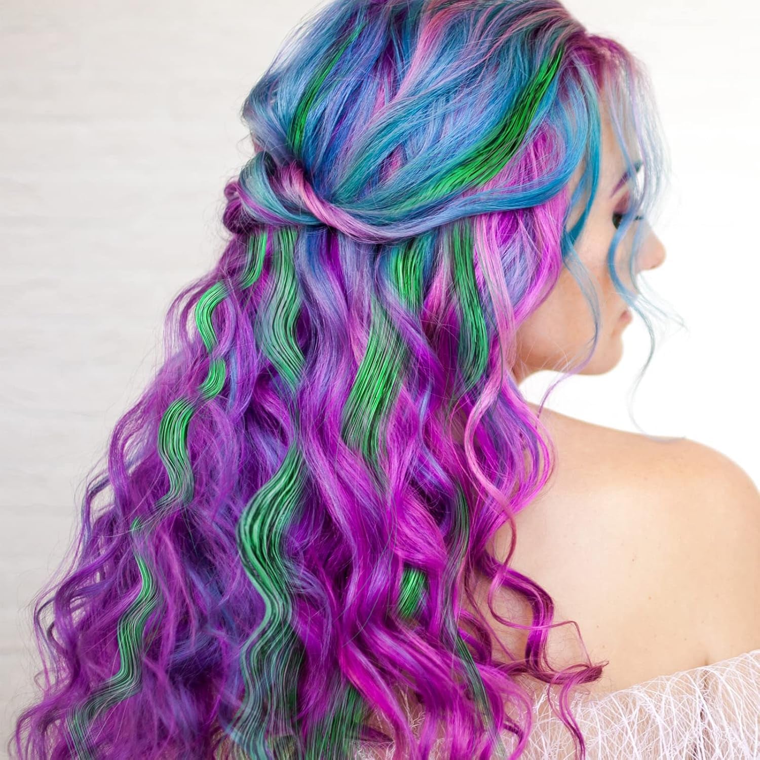 3000 Strands Christmas Tree Decorations Tinsel Garland Iridescent Tinsel Foil Fringe Icicles for Christmas Home Hair Decor Holiday Birthday Graduation Supplies (Green)