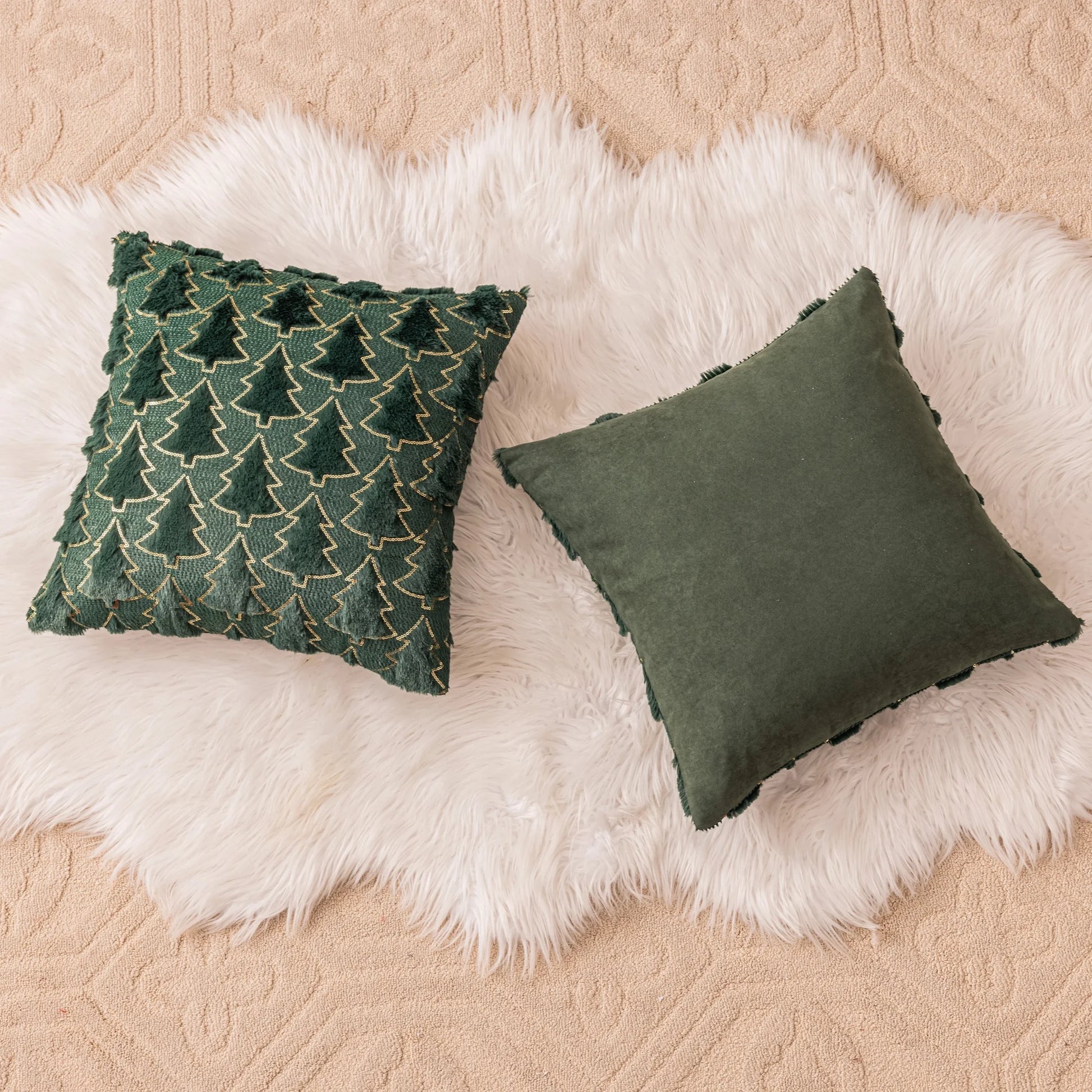 Christmas Tree Throw Pillow Covers, Soft Faux Fur Sequins Throw Pillows for Couch Sofa Bed Room Cushion Covers Holiday Decorations