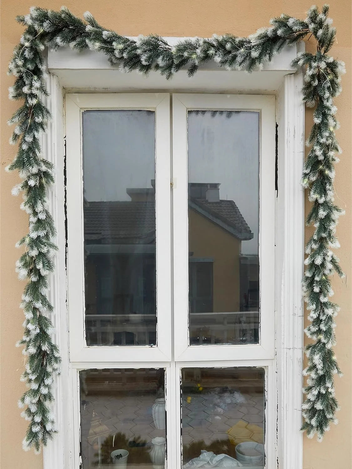 Christmas Garland with Lights 6Ft Pre-Lit Artificial Greenery Christmas Decorations Outdoor Indoor, Battery Operated 8 Lighting Modes