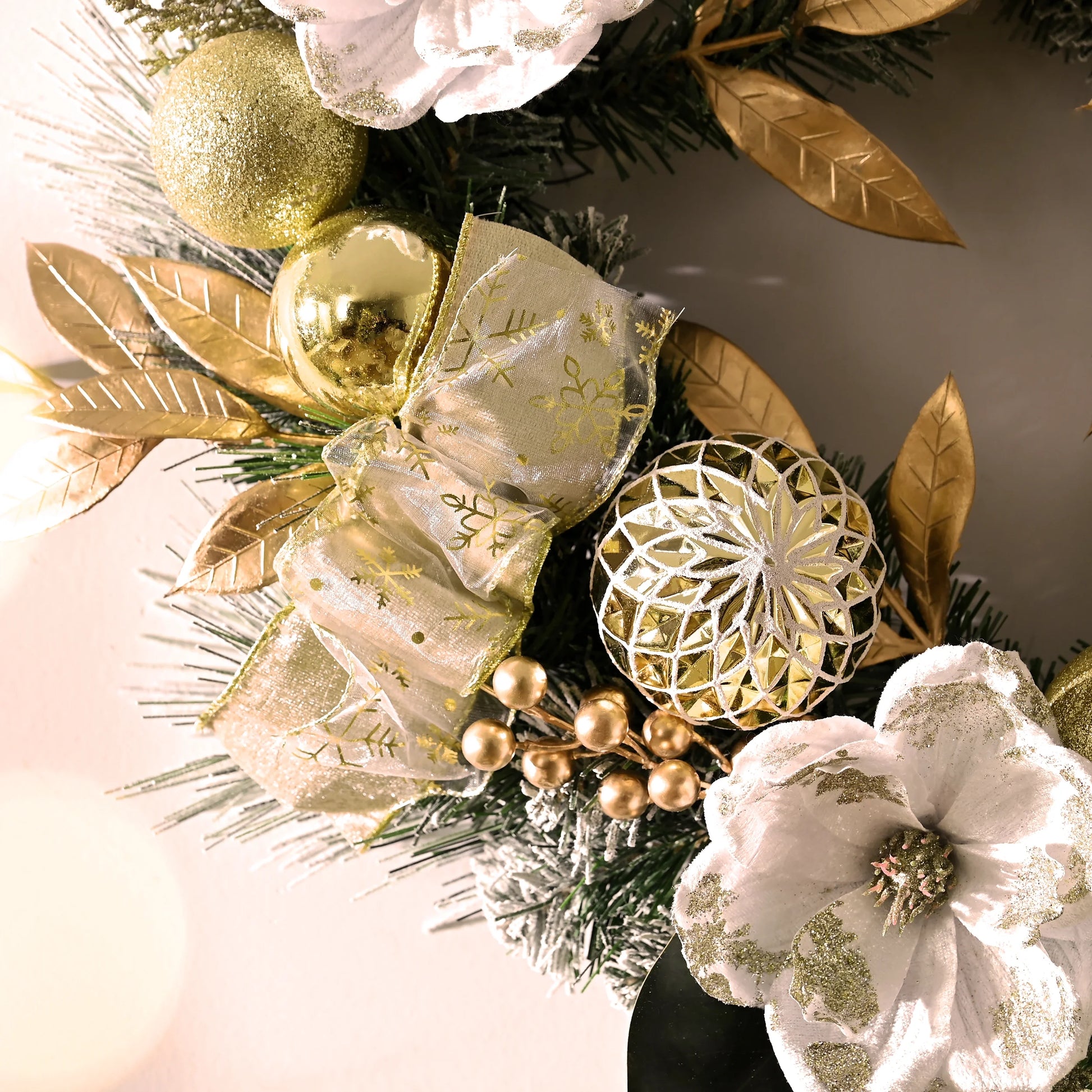 24 Inches Pre-Lit Christmas Wreath White Gold Lighted Wreath with Bow & Flower & Ornaments Perfect Xmas Holiday Gift for Front Door Mantel Table Top Decoration