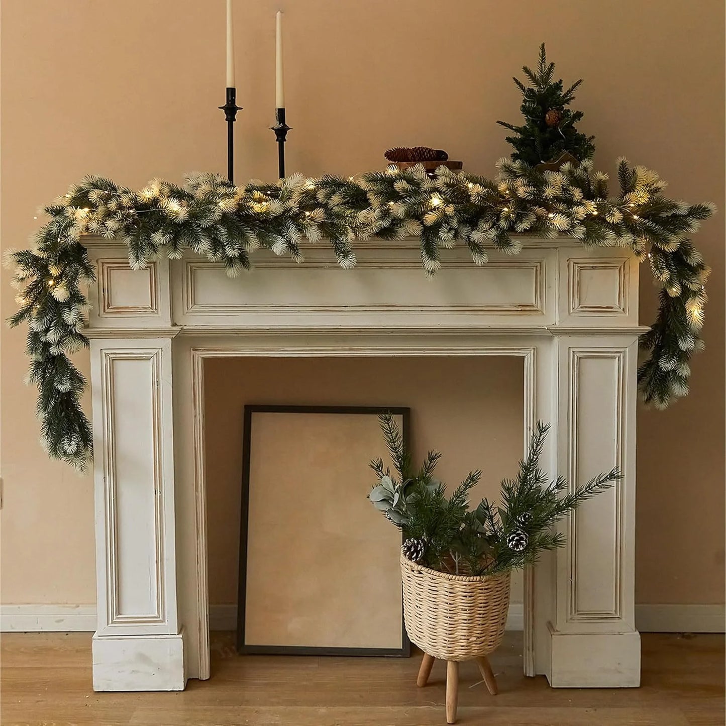 Christmas Garland with Lights 6Ft Pre-Lit Artificial Greenery Christmas Decorations Outdoor Indoor, Battery Operated 8 Lighting Modes