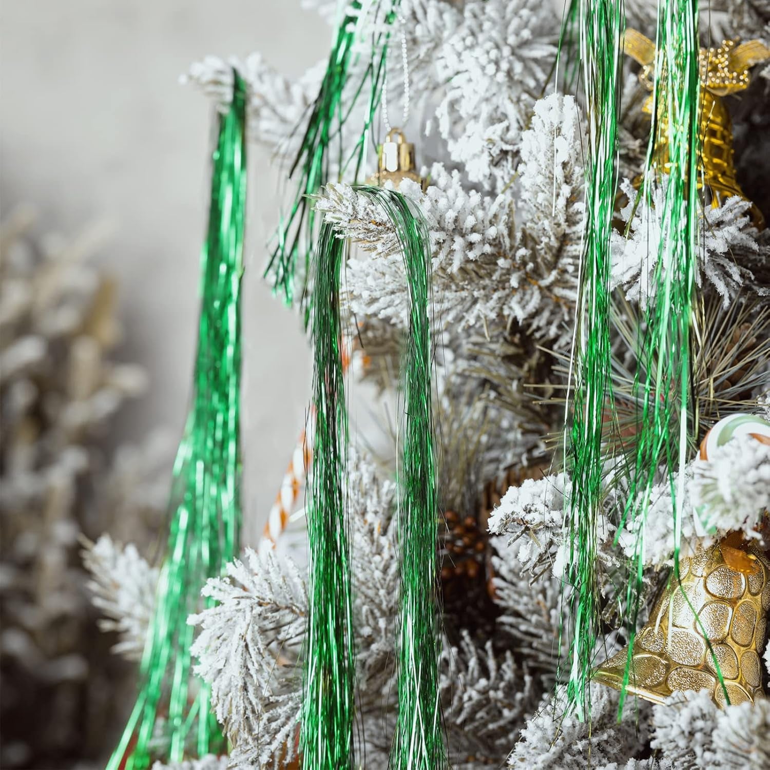 3000 Strands Christmas Tree Decorations Tinsel Garland Iridescent Tinsel Foil Fringe Icicles for Christmas Home Hair Decor Holiday Birthday Graduation Supplies (Green)