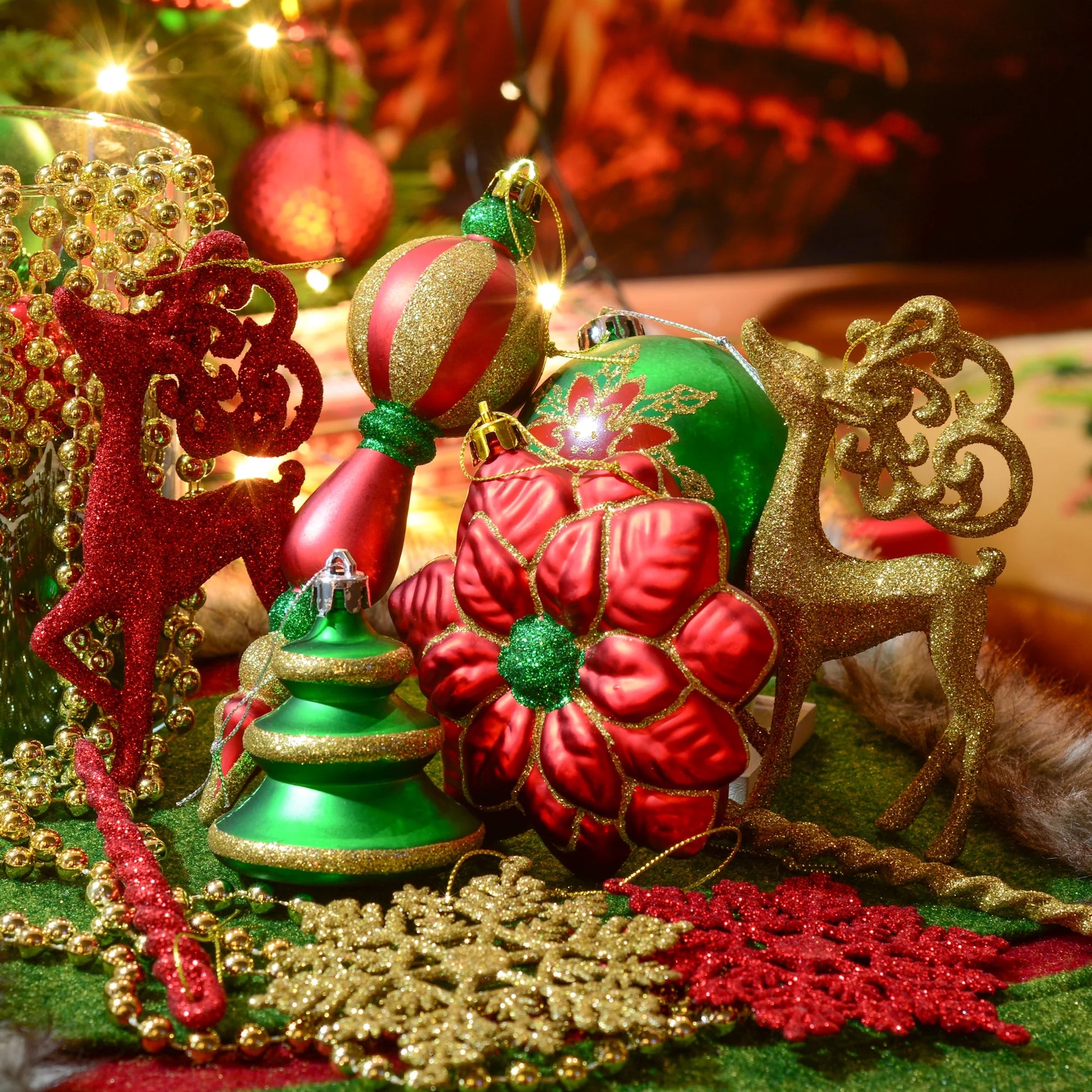 108Ct Christmas Ornaments Set, Red Green Gold Christmas Tree Ornaments for Party Decor