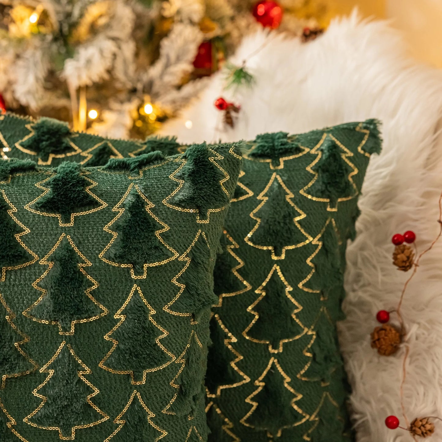 Christmas Tree Throw Pillow Covers, Soft Faux Fur Sequins Throw Pillows for Couch Sofa Bed Room Cushion Covers Holiday Decorations
